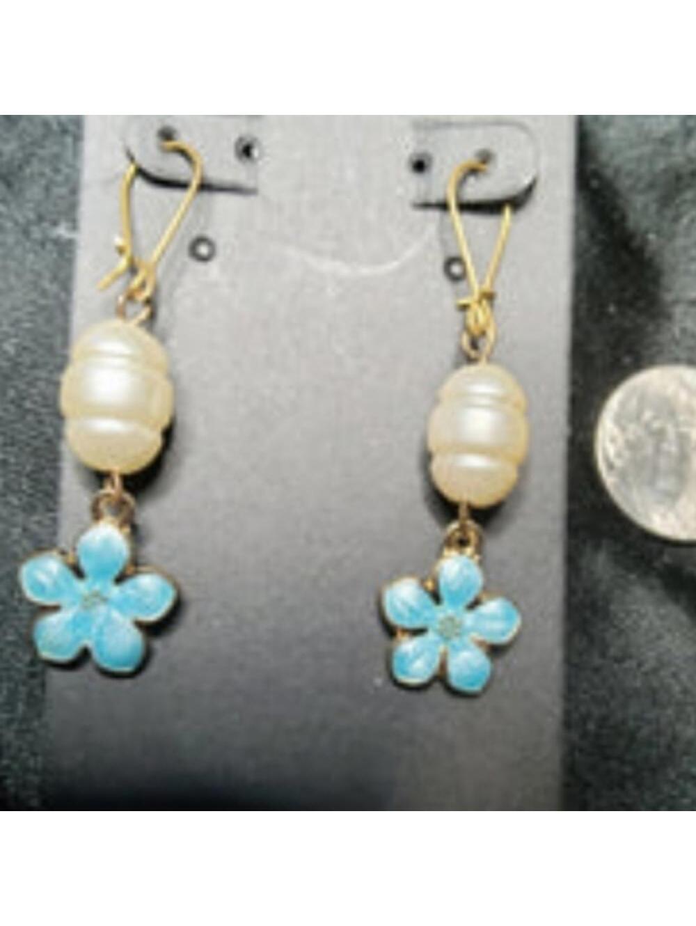V Flared Flower Earrings